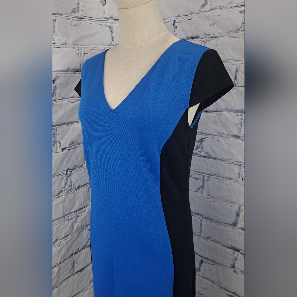Michael Kors Cap Sleeve V-Neck Sheath Dress Midi Black and Blue Poly Rayon 2 US - Picture 2 of 16